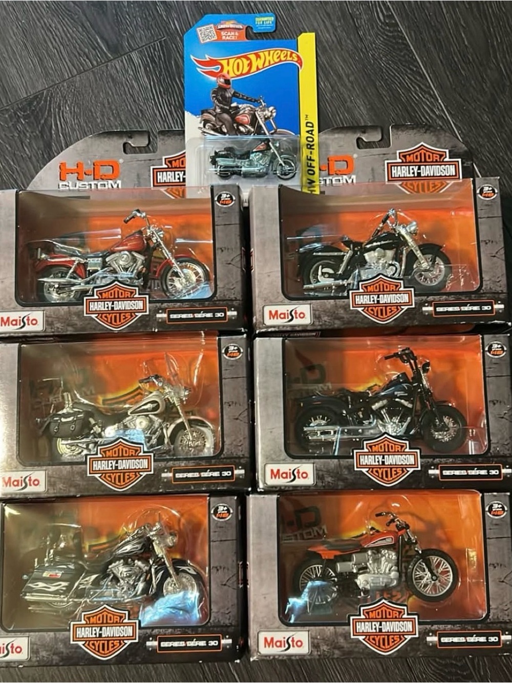 Hot Wheels Harley-Davidson Fat Boy and Maisto Harley-Davidson Motorcycles Series - Picture 7 of 7
